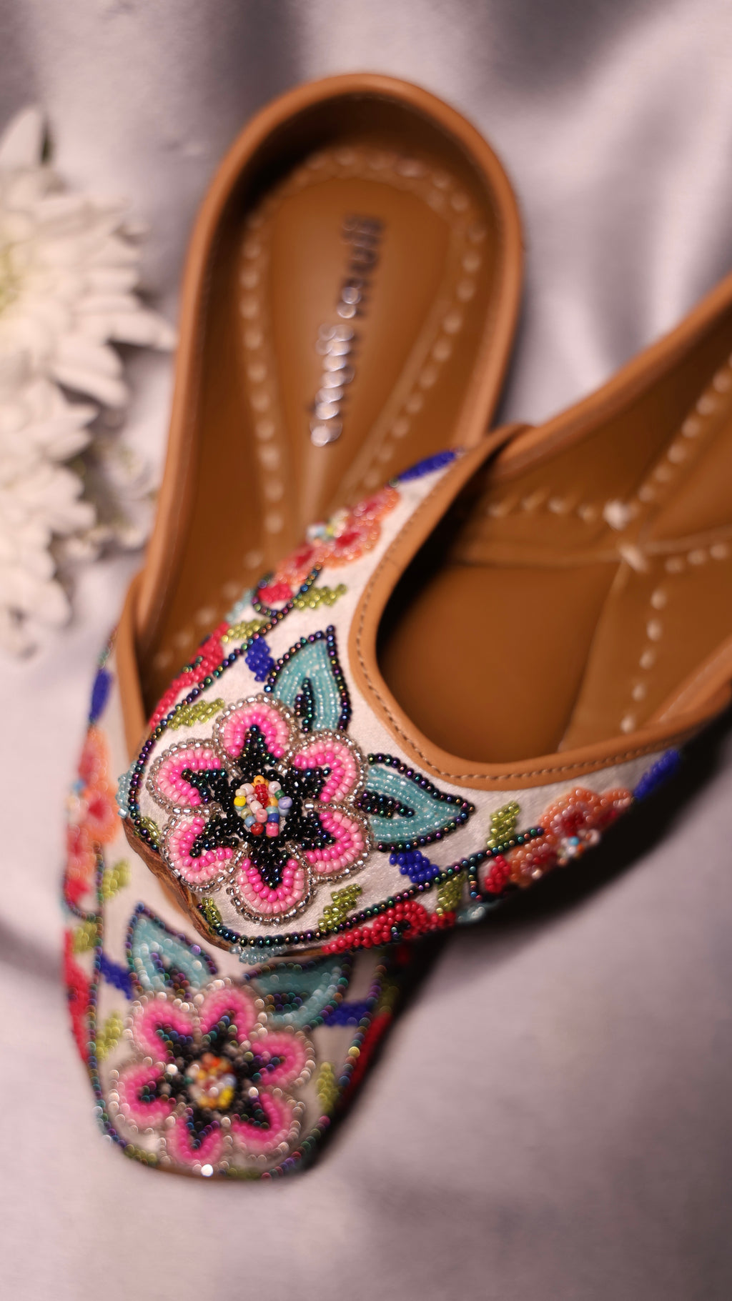 Rangoli Rivaaz Jutti